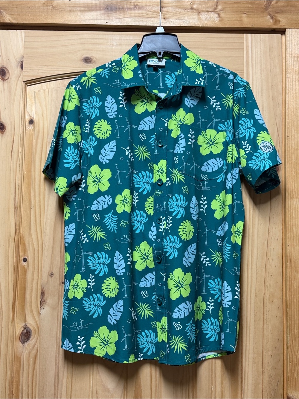 Roody GE Vernova Promo Tropical Windmill Print Button Down Shirt Large NWOT